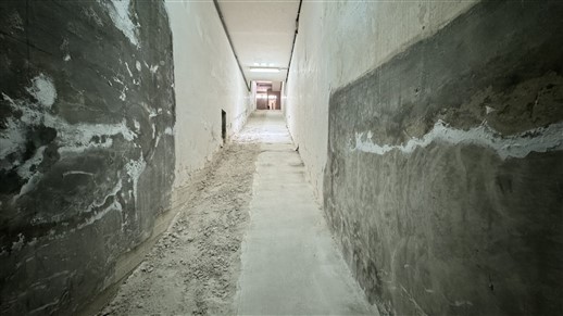 P  R  E  Z  Z  O     R  I  B  A  S  S  A  T  O  -  Locale Deposito con Spazio Esterno Privato